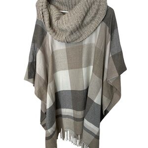 V. FRAAS Cream and Gray Accent Poncho with Fringe